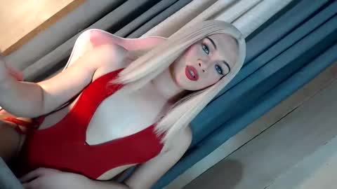 DANIELLA - DONT FORGET TO GIVE ME A THUMBSU UP online show from December 2025 01:08:01 PM