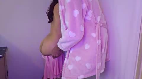 Snapshot of fantazy_island chatting on December 2025 01:38:02 PM mike anglo online show from December 2025 01:38:02 PM