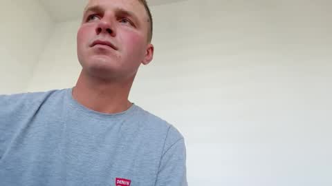 Snapshot of farafonoff chatting on November 2025 07:41:01 AM farafonoff online show from November 2025 07:41:01 AM