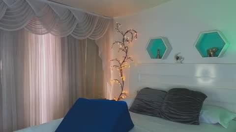 Farah online show from November 2025 12:09:02 PM