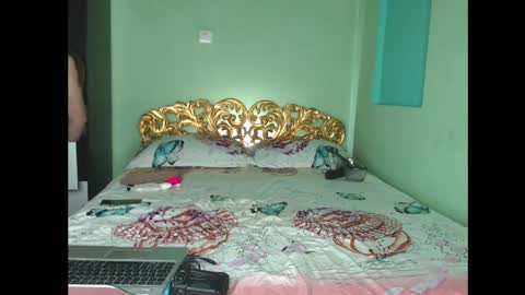 farfalina online show from February 2025 03:56:02 AM