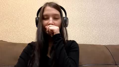 Aurora 18yo online show from December 2025 08:23:01 AM