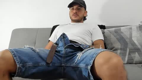 Snapshot of favid95 chatting on December 2024 01:35:02 AM favid95 online show from December 2024 01:35:02 AM