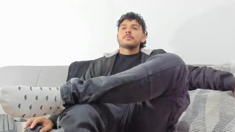 Snapshot of favid95 chatting on December 2024 12:01:02 AM favid95 online show from December 2024 12:01:02 AM