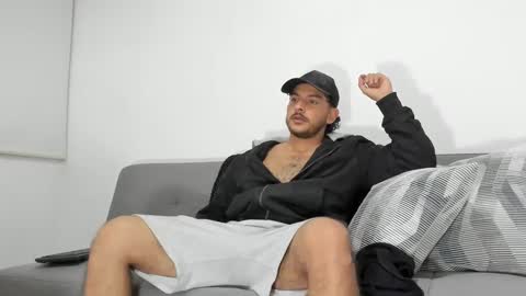 Snapshot of favid95 chatting on December 2024 06:13:02 AM favid95 online show from December 2024 06:13:02 AM