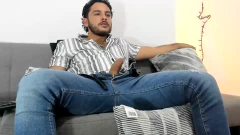 Snapshot of favid95 chatting on January 2025 11:13:02 PM favid95 online show from January 2025 11:13:02 PM