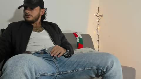 Snapshot of favid95 chatting on January 2025 12:30:01 AM favid95 online show from January 2025 12:30:01 AM