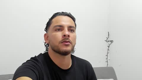 Snapshot of favid95 chatting on February 2025 09:53:02 PM favid95 online show from February 2025 09:53:02 PM