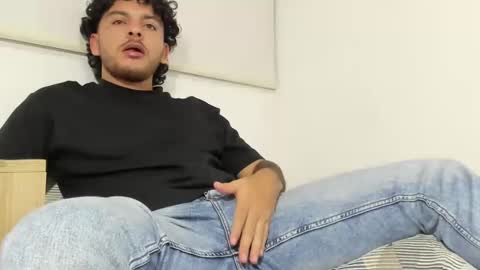 Snapshot of favid95 chatting on February 2025 01:22:01 AM favid95 online show from February 2025 01:22:01 AM