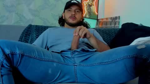 Snapshot of favid95 chatting on October 2025 03:35:02 PM favid95 online show from October 2025 03:35:02 PM