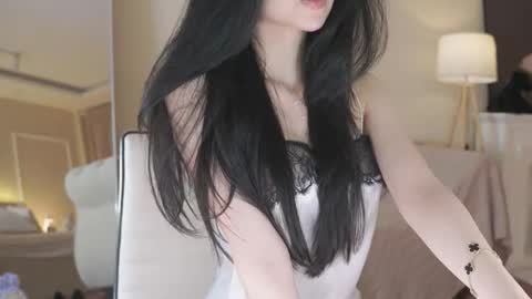 feel_me_00 online show from October 2025 09:28:02 PM