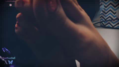 Snapshot of feetfundoll chatting on December 2024 11:49:01 PM Lisa Dove aka FeetFunDoll online show from December 2024 11:49:01 PM