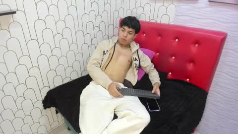 Snapshot of felipe_boy_18 chatting on March 2025 03:21:02 AM felipe_boy_18 online show from March 2025 03:21:02 AM