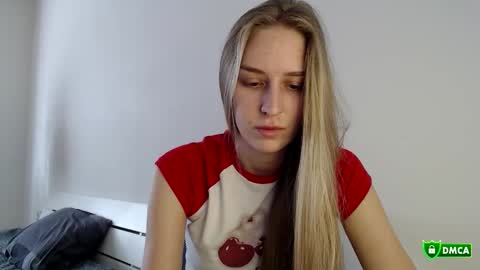 Femke online show from October 2025 11:33:02 AM