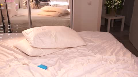 Snapshot of ffoxyflame chatting on January 2025 03:53:02 AM -- stay in touch with me online show from January 2025 03:53:02 AM