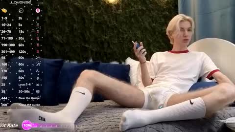 Thomas online show from December 2025 07:53:01 PM