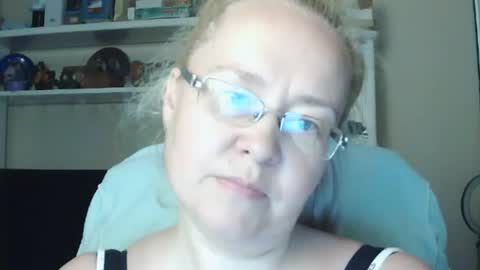 fialkaxl online show from August 2026 03:58:02 PM