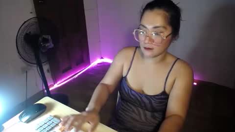 filipina_jess online show from November 2025 08:52:02 PM