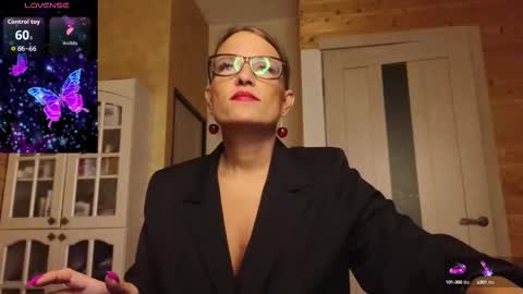 Snapshot of findom_lady_shine chatting on September 2025 07:03:02 PM Lady online show from September 2025 07:03:02 PM