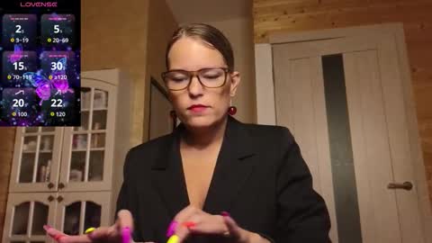 Snapshot of findom_lady_shine chatting on September 2025 06:53:01 PM Lady online show from September 2025 06:53:01 PM