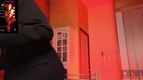 Snapshot of findom_lady_shine chatting on January 2026 04:22:02 PM Lady online show from January 2026 04:22:02 PM