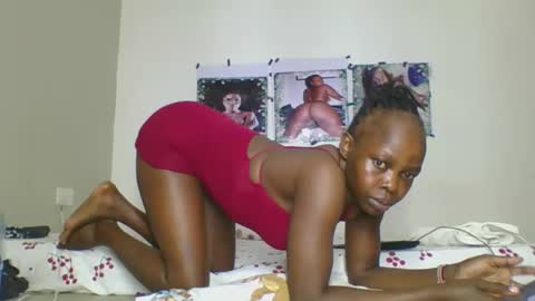 Snapshot of fine_melanin chatting on October 2025 05:55:02 PM caro online show from October 2025 05:55:02 PM