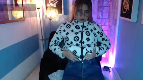 Fiorellaa online show from November 2025 03:33:02 PM