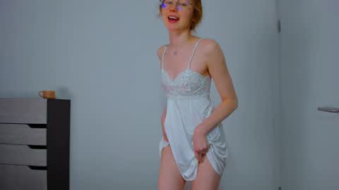 fire_luna online show from February 2025 08:39:02 AM