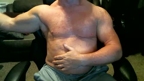 Snapshot of fitguy40 chatting on January 2025 04:20:01 AM fitguy40 online show from January 2025 04:20:01 AM