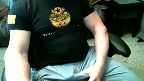 Snapshot of fitguy40 chatting on January 2025 08:07:02 PM fitguy40 online show from January 2025 08:07:02 PM