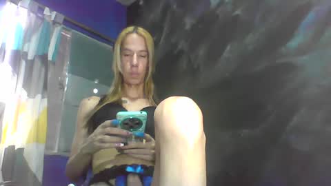Snapshot of flacats23cm chatting on September 2025 06:31:02 PM flats23cm online show from September 2025 06:31:02 PM