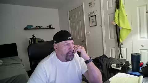 Snapshot of flaguy3233 chatting on December 2024 04:05:01 PM Florida guy online show from December 2024 04:05:01 PM