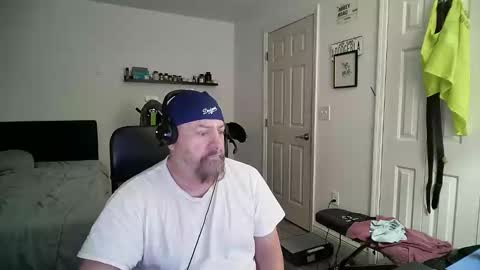 Snapshot of flaguy3233 chatting on January 2025 08:06:02 PM Florida guy online show from January 2025 08:06:02 PM
