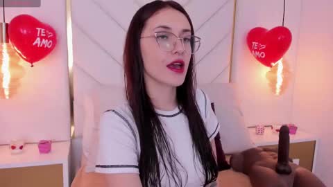 Snapshot of flor_deluna chatting on February 2025 11:38:02 AM Luna online show from February 2025 11:38:02 AM