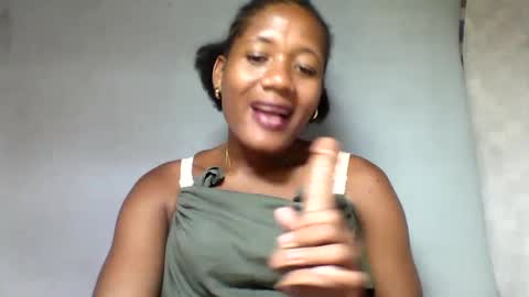 florencia011 online show from February 2025 05:16:01 PM