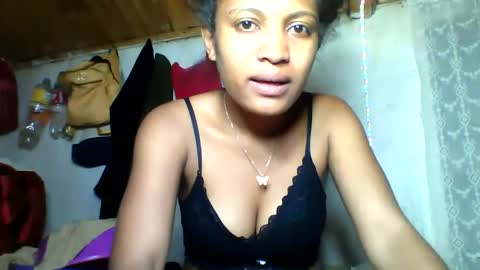 florencia011 online show from October 2025 05:46:01 PM