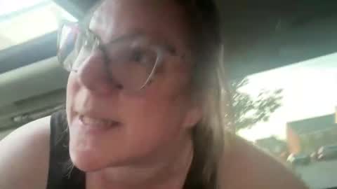 Snapshot of flossyishot chatting on May 2026 07:18:02 PM flossyishot online show from May 2026 07:18:02 PM