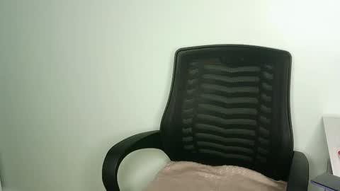 flower748 online show from April 2026 04:23:01 PM