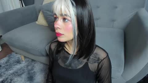 Snapshot of flower_smith_ chatting on February 2026 01:53:02 PM Its a pleasure to meet you. Im Flower. Help me reach 1k. Follow me. online show from February 2026 01:53:02 PM