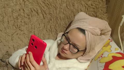 Snapshot of flowercandydoll13 chatting on January 2025 09:11:02 PM say meow and send tip online show from January 2025 09:11:02 PM