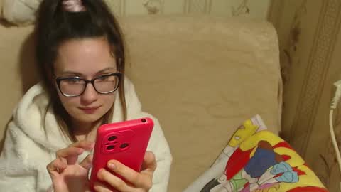 Snapshot of flowercandydoll13 chatting on March 2025 09:48:01 PM say meow and send tip online show from March 2025 09:48:01 PM
