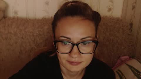 Snapshot of flowercandydoll13 chatting on September 2025 10:27:01 AM say meow and send tip online show from September 2025 10:27:01 AM
