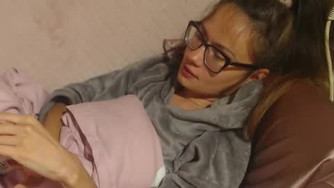 Snapshot of flowercandydoll13 chatting on September 2025 12:43:02 PM say meow and send tip online show from September 2025 12:43:02 PM