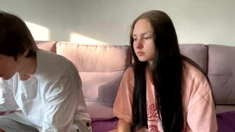 flowerscouple online show from September 2025 02:11:02 AM