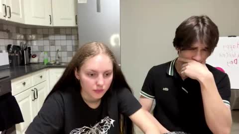 flowerscouple online show from February 2026 10:22:01 PM