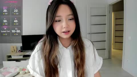 Snapshot of fluffy_rose chatting on May 2026 04:07:02 AM Rose online show from May 2026 04:07:02 AM