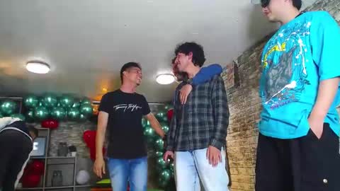 flyckers online show from February 2025 07:05:01 PM