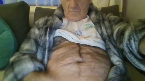 Snapshot of follador1001 chatting on February 2025 05:28:01 PM follador1001 online show from February 2025 05:28:01 PM