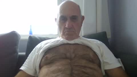 Snapshot of follador1001 chatting on October 2025 09:19:01 AM follador1001 online show from October 2025 09:19:01 AM