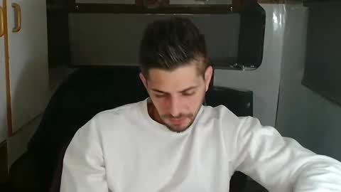 independent model online show from November 2025 03:35:01 PM